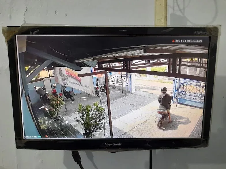 Best Service Computer membantu kebutuhan Service Komputer, Laptop, Mikrotik, CCTV, dan Fingerprint di Purbalingga dan sekitarnya. Free konsultasi dan siap antar jemput area sesuai kebutuhan. - gambar 9