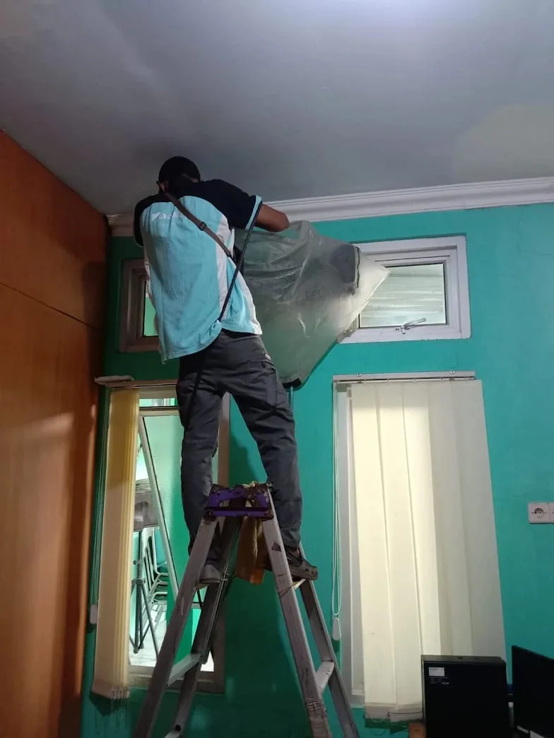 Entis Service AC melayani Jasa Service AC Pekalongan untuk cuci AC, perbaikan AC tidak dingin, isi freon, bongkar pasang, dan perawatan AC rumah maupun kantor - gambar 2