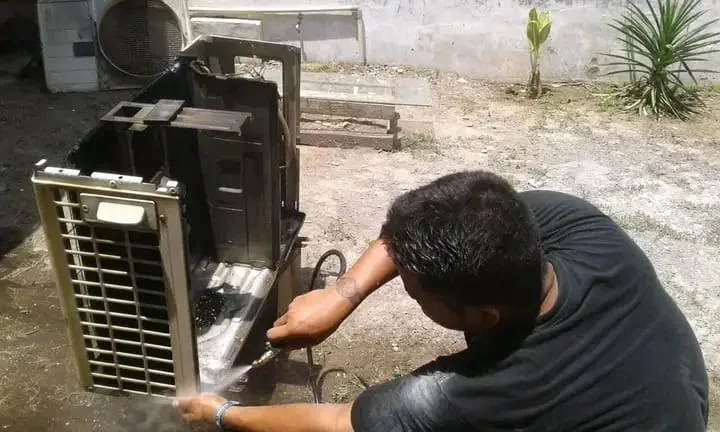Entis Service AC melayani Jasa Service AC Pekalongan untuk cuci AC, perbaikan AC tidak dingin, isi freon, bongkar pasang, dan perawatan AC rumah maupun kantor - gambar 6