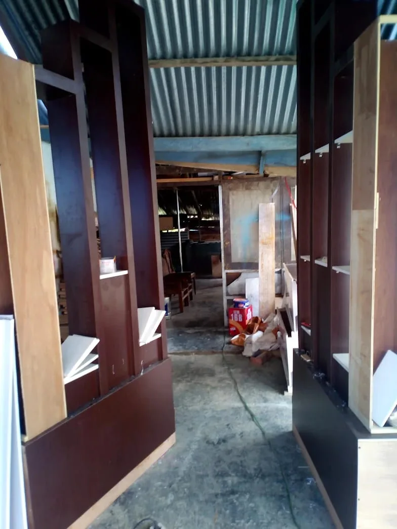Gatori New Production - Workshop Interior Kendari melayani jasa interior rumah, kitchen set, lemari custom, ruang tamu, kamar tidur, plafon, partisi, dan furnitur custom. - gambar 10
