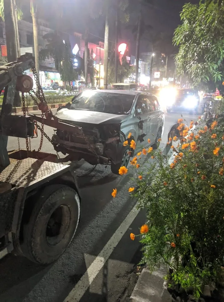 Jasa Derek Mobil dan Towing 24 Jam Solo Jawa Tengah untuk mobil mogok, kecelakaan, dan kebutuhan evakuasi kendaraan - gambar 2