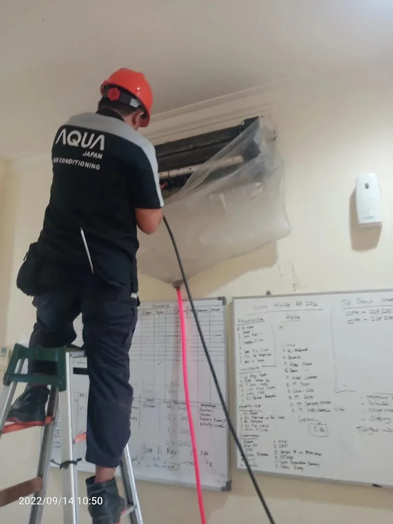 Jasa Service AC Serang Profesional CV. FLARINDO AIRCOND SARANA TEKNIK - melayani Jasa Service AC Serang, cuci AC, bongkar pasang AC, isi freon, instalasi, dan perbaikan AC rumah maupun kantor - gambar 7
