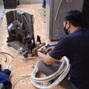 ABSICOOL melayani Jasa Service AC Cirebon, Cuci AC, Bongkar Pasang AC, perawatan AC rumah maupun usaha, juga Kulkas dan Mesin cuci.